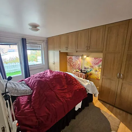 Spacious In Quiet, Area! *