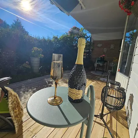 Accommodatie bij particulieren Spacious In Quiet, Area! *